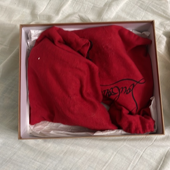 RARE - gold studded Christian Louboutin - WORN ONCE - too tight on feet. Size 40 - Picture 5 of 6